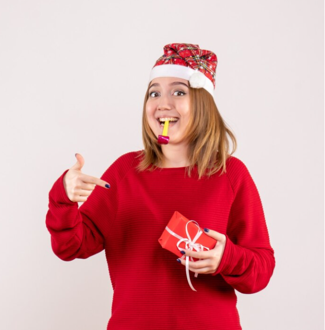 6 Charming Christmas Gift Suggestions For Women From Alberta`s Local Boutiques.