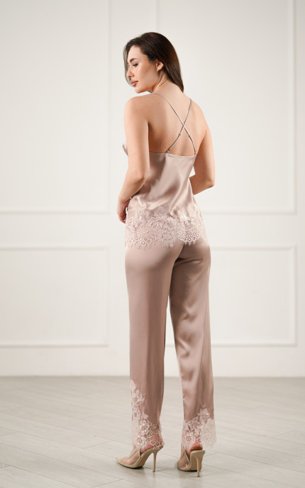 Buy Pajamas T-shirt and pants silk Abu Dhabi Komilfo Powder